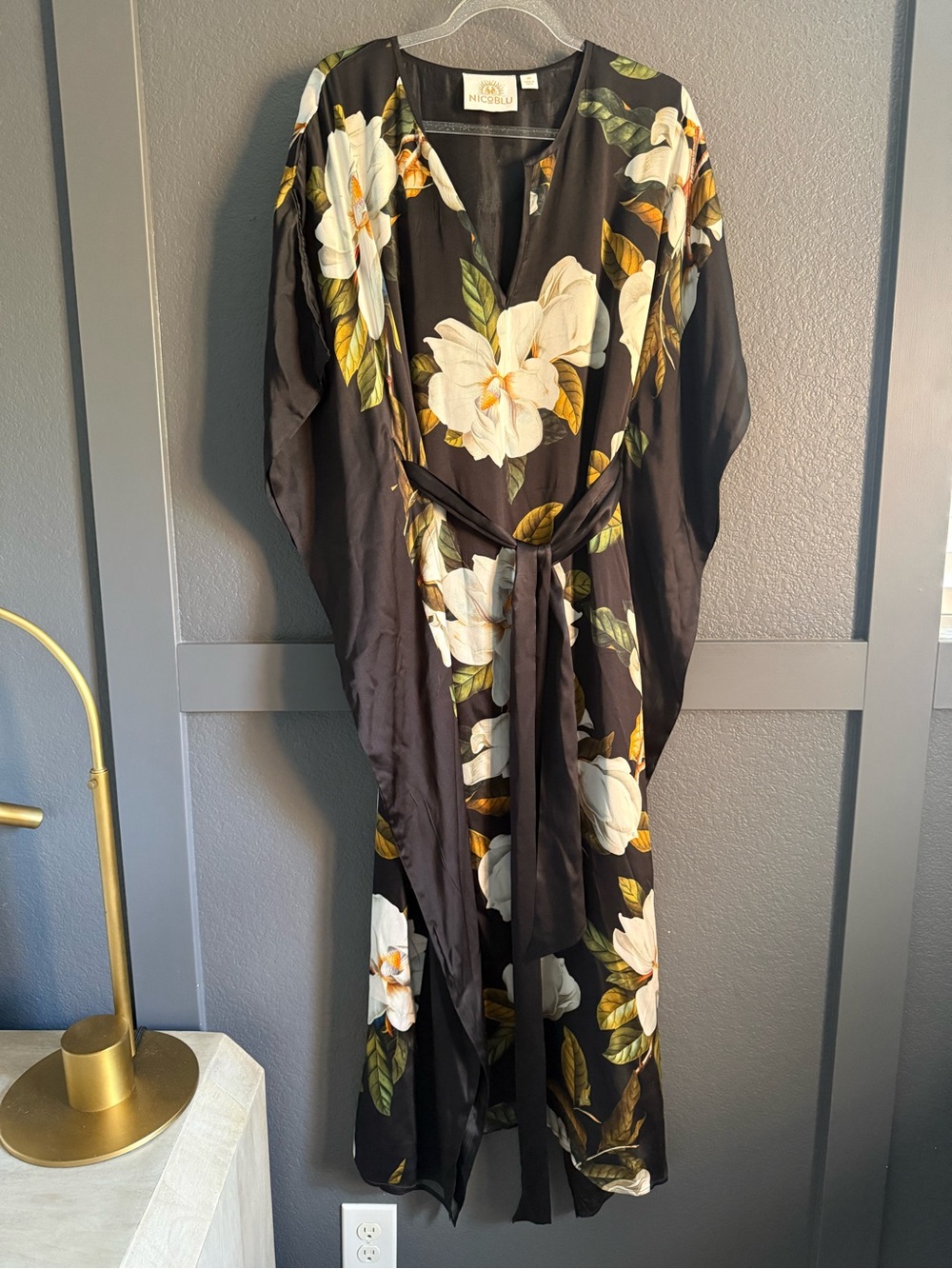 NICOBLU • CAMELLIA BELTED SILK KAFTAN dress - medium navy floral vacation luxe - Picture 8 of 14